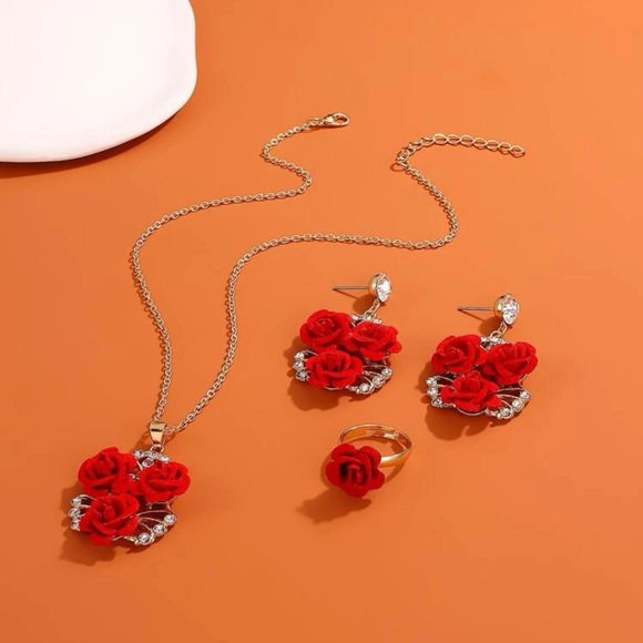 ❤️Silver Floral Necklace, Earrings, Ring Set - Picture 3 of 9